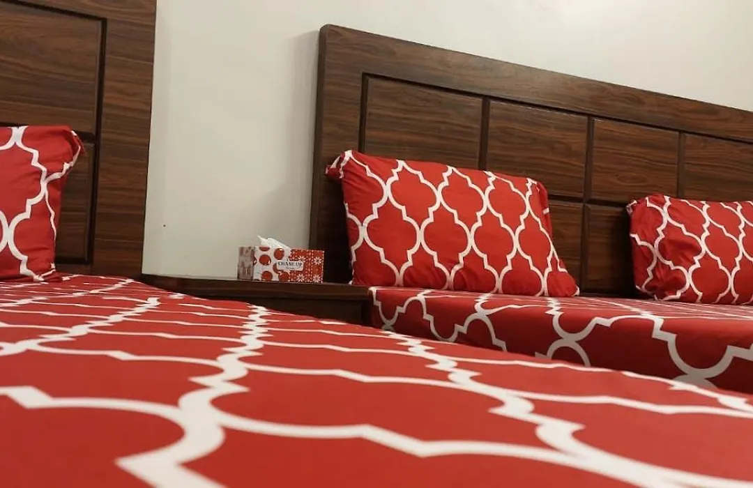 Couples Friendly Guest House Karachi - Hotels-1