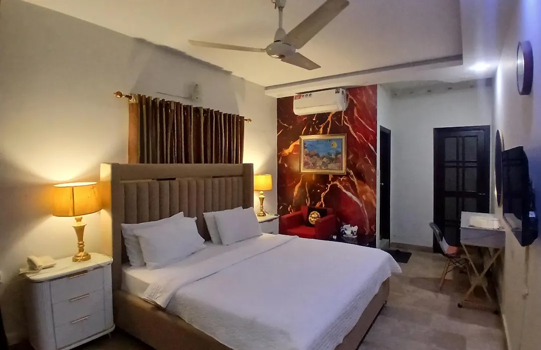 Seaview Lodge Guest House-1